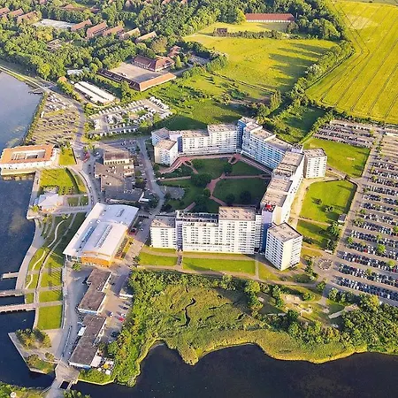 アパート E06-001 *